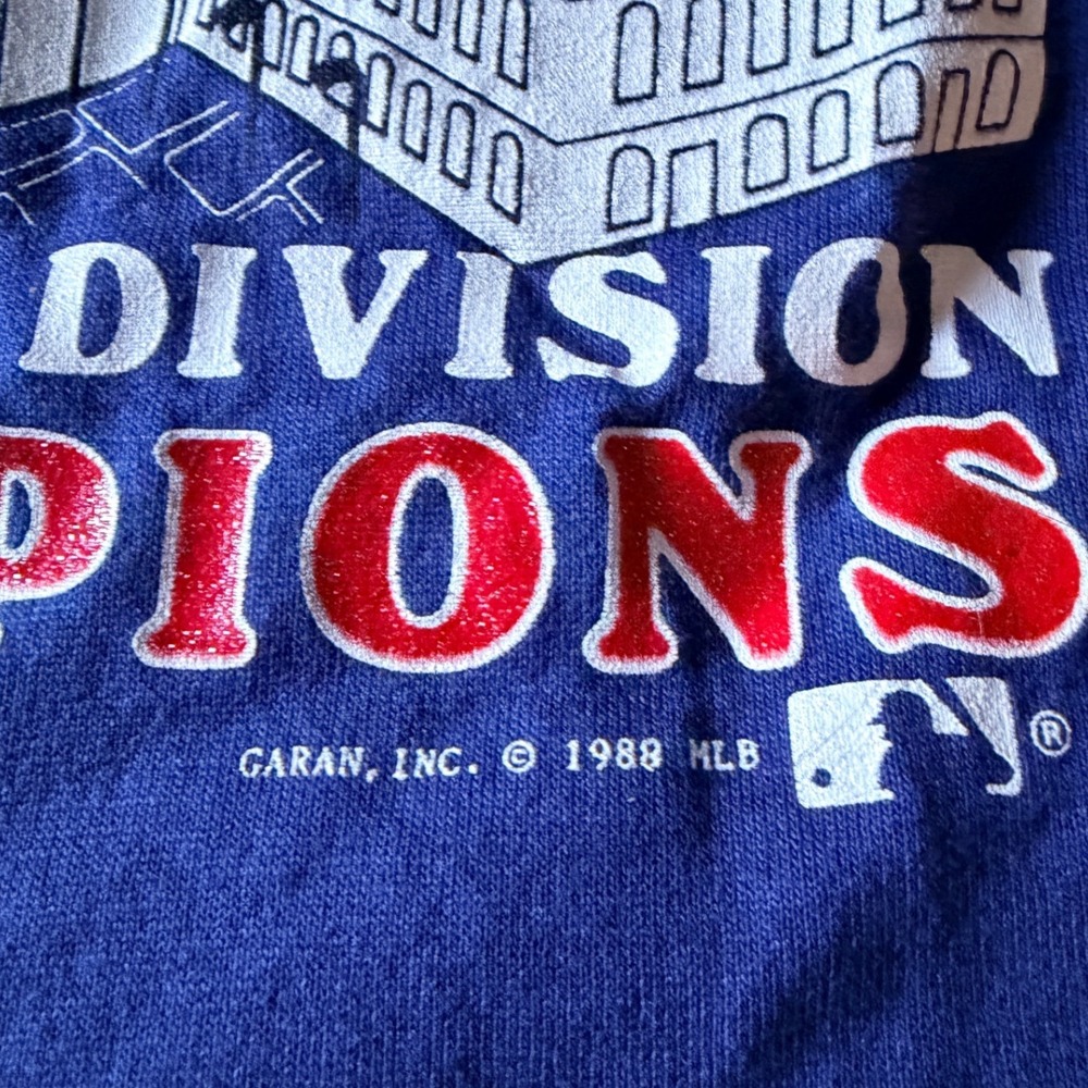 Vintage 1988 Boston Red Sox Tee 50/50 Cotton Poly Graphic with glitter - 14 / 16 - Picture 4 of 8